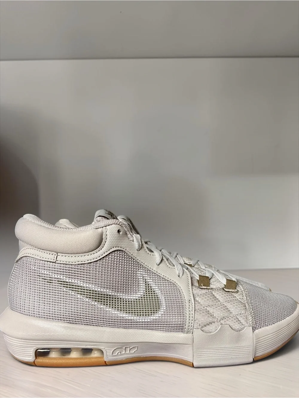 Nike LeBron Witness 8 Size 11.5 Men/Size 13 Women Brand NEW “Light Bone Gum”